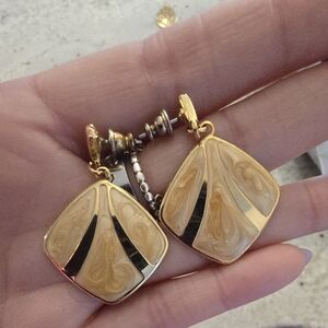 Gold-Tone Resin Drop Earrings - Elegant Geometric Design